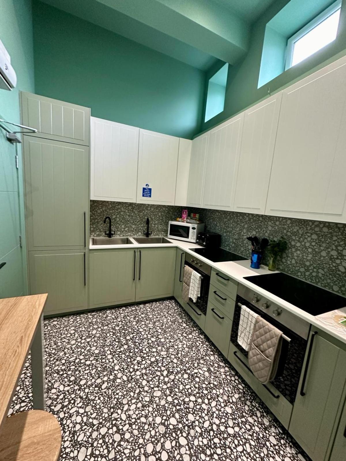 Cozy En-Suite Loft In Trendy Local Londen Buitenkant foto