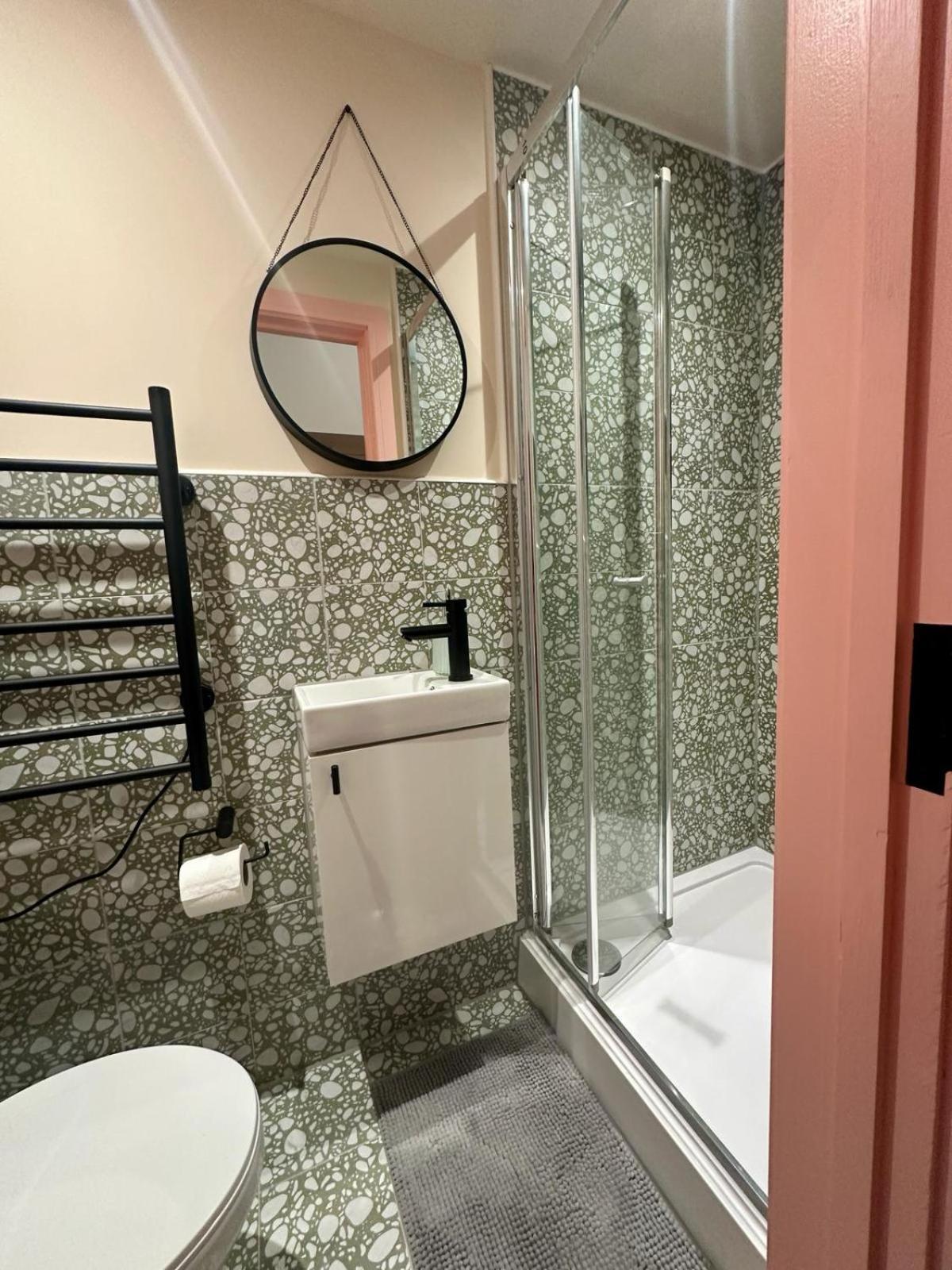 Cozy En-Suite Loft In Trendy Local Londen Buitenkant foto