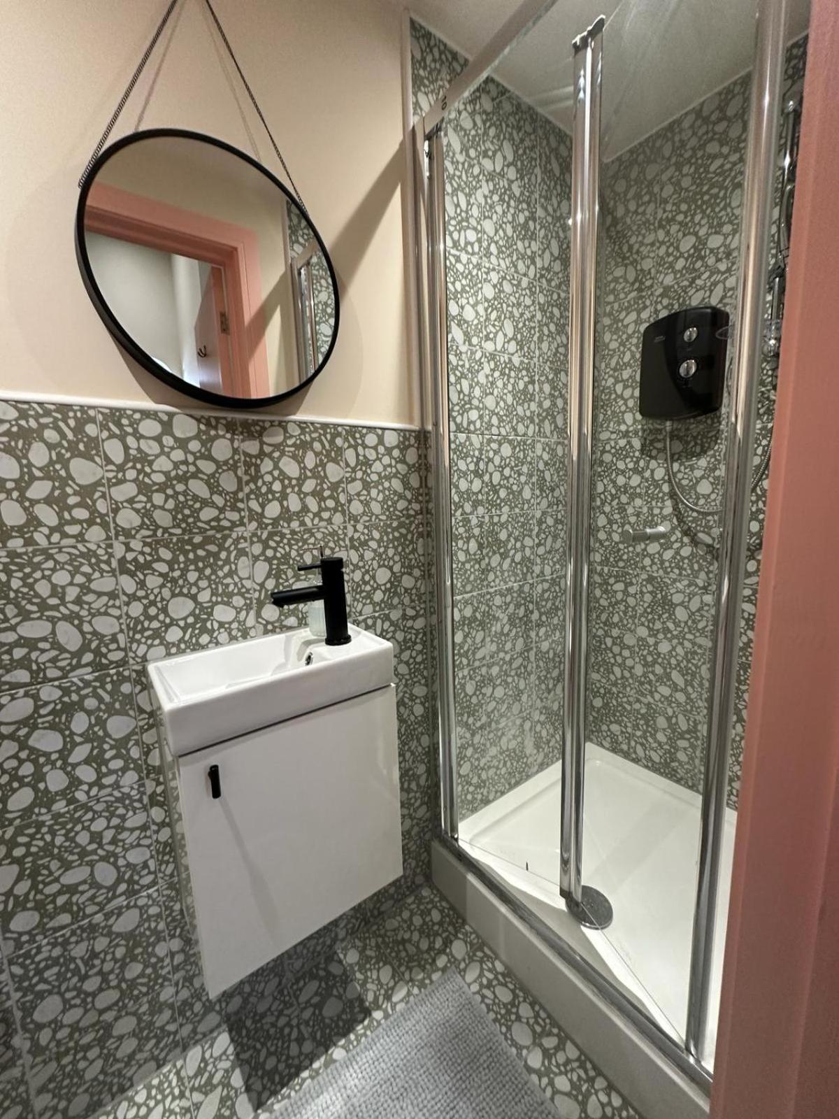 Cozy En-Suite Loft In Trendy Local Londen Buitenkant foto