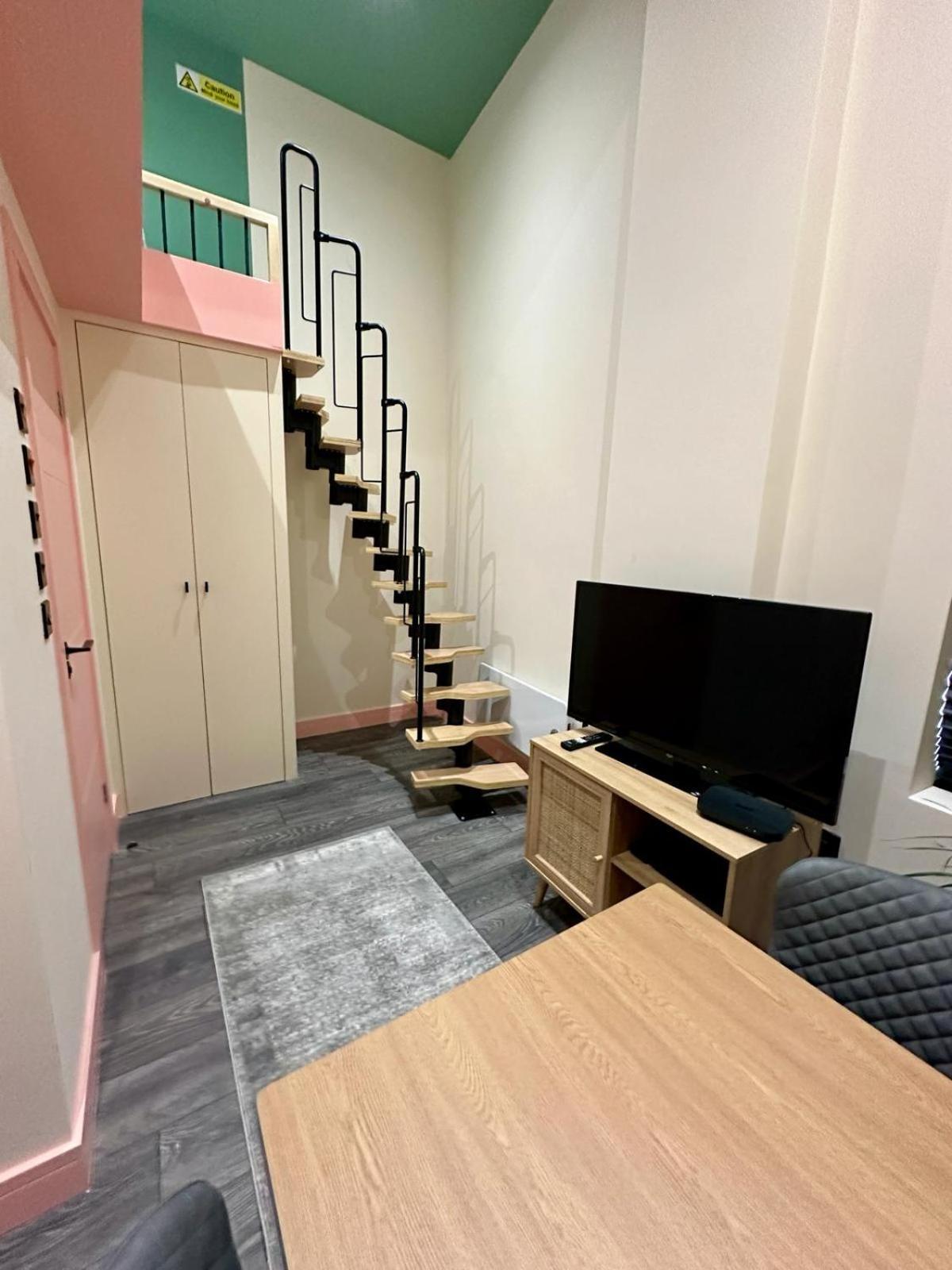 Cozy En-Suite Loft In Trendy Local Londen Buitenkant foto