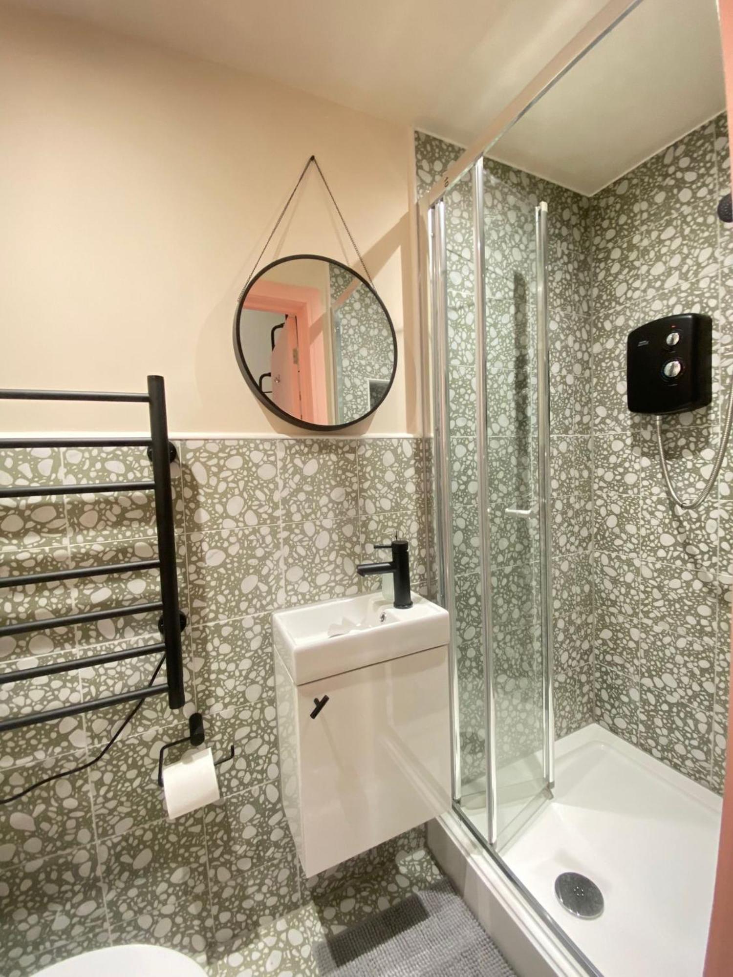 Cozy En-Suite Loft In Trendy Local Londen Buitenkant foto