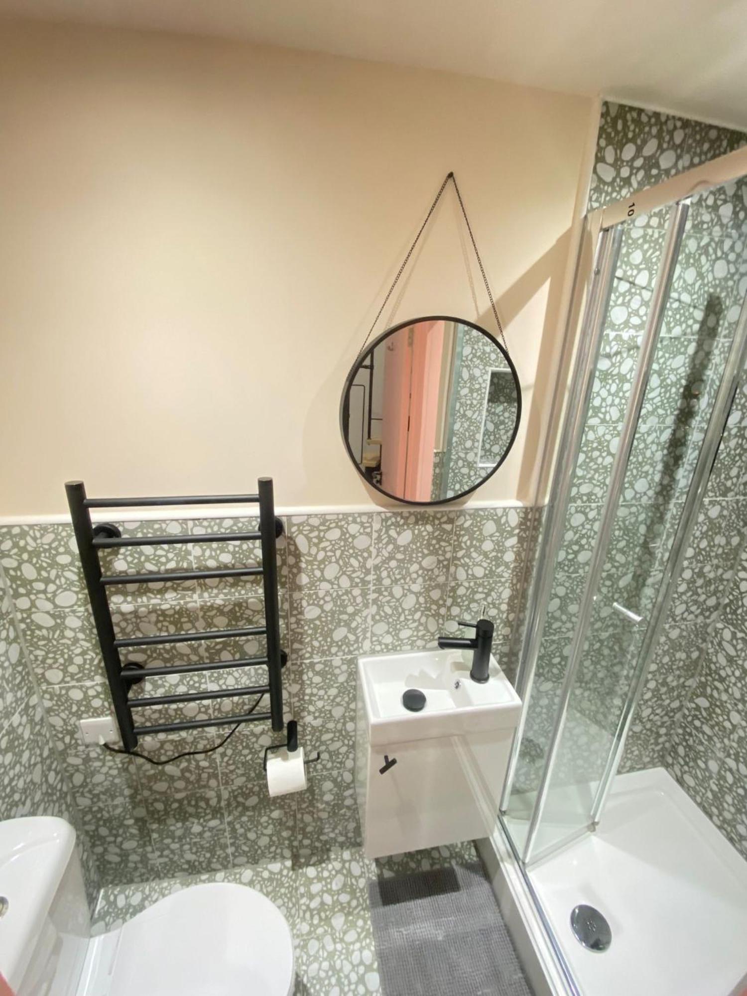 Cozy En-Suite Loft In Trendy Local Londen Buitenkant foto